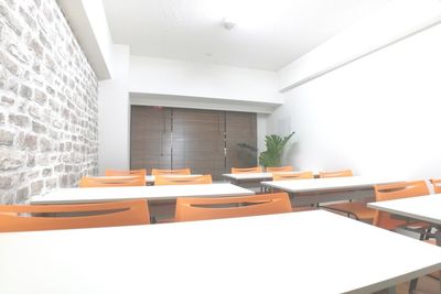 お気軽会議室　ユニゾーン新大阪 エトワール新大阪　会議室の室内の写真