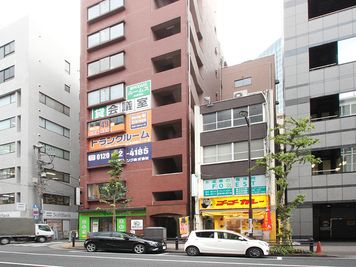 ビル外観1 - 貸会議室ルームス水道橋店 【ROOMs水道橋店 第2会議室】水道橋駅 西口改札徒歩2分の外観の写真