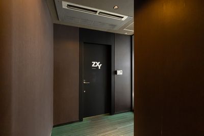 ZXY 北浜 Solo 10の入口の写真