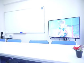 新宿駅徒歩3分/８名程度セミナーに/WIFI・プロジェクター・テレビ・ブルーレイ無料☆ - スペースナッツ新宿