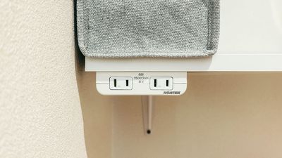 充電スペース完備 - SALON by HOGUGU 完全個室広々ROOM5の室内の写真