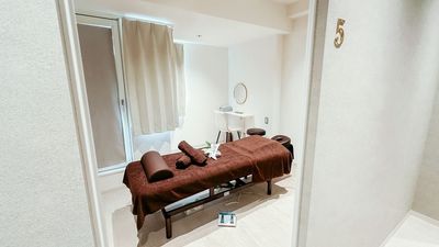 SALON by HOGUGU 完全個室広々ROOM5の室内の写真