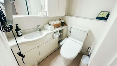 広々としたお手洗いスペース - SALON by HOGUGU 完全個室広々ROOM4の設備の写真