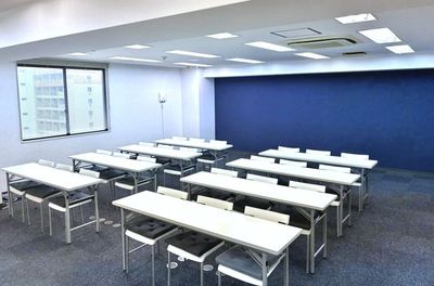 【本町駅から徒歩 5 分】⭐️スクール最大30名様⭐️無料備品豊富⭐️◼研修・説明会・セミナー等◼快適ビジネス仕様! - スタンダード会議室 大阪本町店