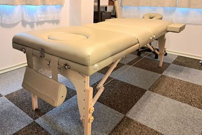 施術ベッド - 貸切レンタルジム＆サロン【トレリラ北千住】 完全貸切型「個室レンタルジム」の設備の写真