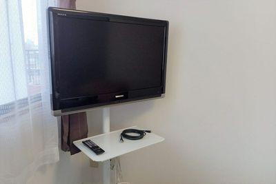 テレビモニター - 貸切レンタルジム＆サロン【トレリラ北千住】 完全貸切型「個室レンタルジム」の設備の写真