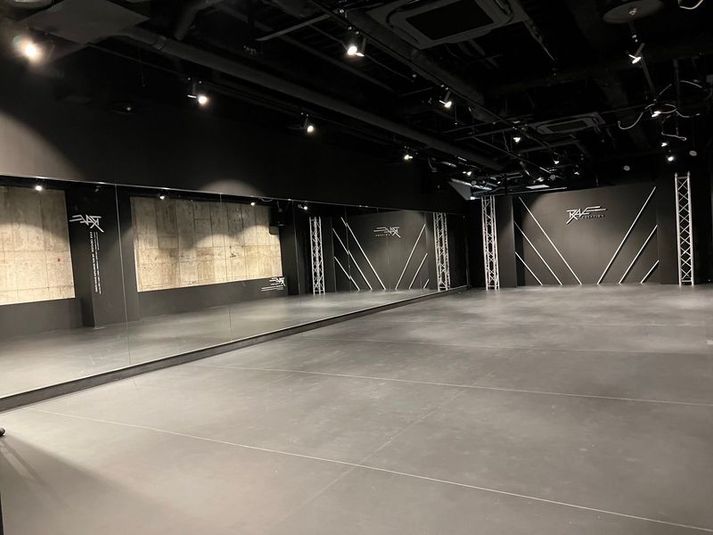 RAVE CREATION レンタルダンススタジオの室内の写真