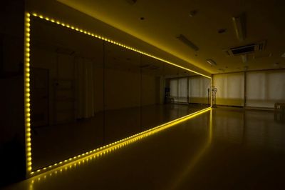 LEDライトアップ(黄色) - レンタルダンススタジオ Rise Studio-Rise Motomachiの室内の写真