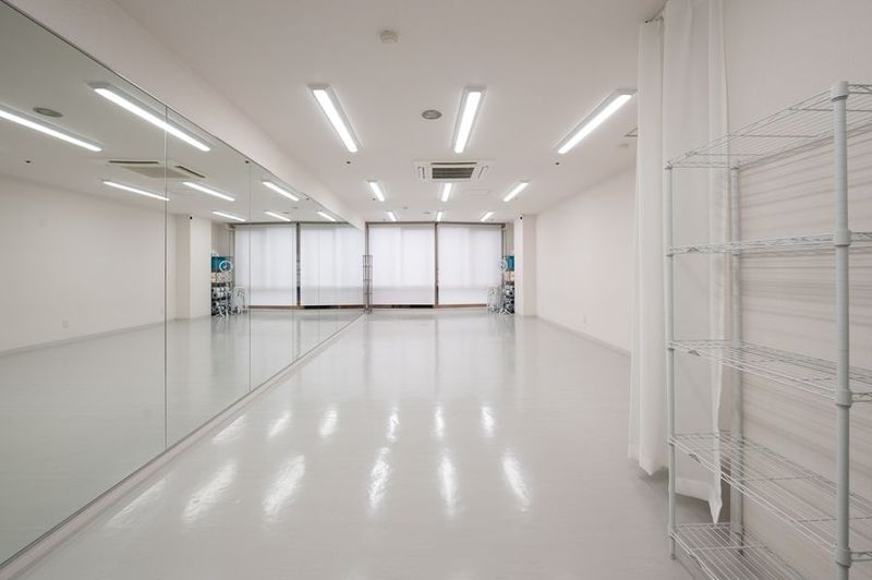 スタジオ内装 - レンタルダンススタジオ Rise Studio-Rise Motomachiの室内の写真