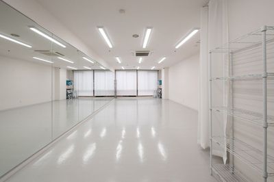 【元町駅徒歩1分】47㎡×9m大型ミラー✨NEW OPEN｜ダンス・撮影｜LED照明完備 - レンタルダンススタジオ Rise