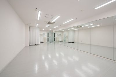 スタジオ内装 - レンタルダンススタジオ Rise Studio-Rise Motomachiの室内の写真