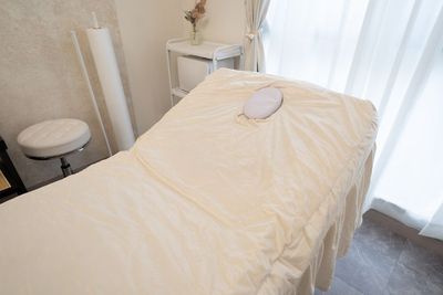 リクライニング可能 - レンタルサロンMINI三軒茶屋 全個室のレンタルサロン-MINI（ミニ）三軒茶屋店の室内の写真