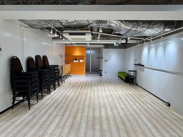室内 - アットビジネスセンターサテライト渋谷宇田川 502号室（イベントルーム・多目的スペース）の室内の写真