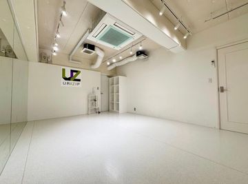 【BUZZ大阪東梅田】ダンスレンタルスタジオ24時間OK BUZZ大阪東梅田6F-H｜少人数にぴったりコンパクトスタジオ！の室内の写真