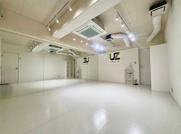 【BUZZ大阪東梅田】ダンスレンタルスタジオ24時間OK BUZZ大阪東梅田6F-H｜少人数にぴったりコンパクトスタジオ！の室内の写真
