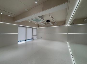 【BUZZ大阪東梅田】ダンスレンタルスタジオ24時間OK BUZZ大阪東梅田7F-K｜様々なシーンで活用できる快適フロア✨の室内の写真