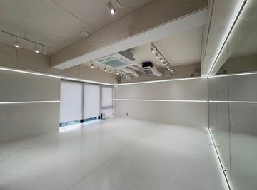 【BUZZ大阪東梅田】ダンスレンタルスタジオ24時間OK BUZZ大阪東梅田7F-K｜様々なシーンで活用できる快適フロア✨の室内の写真
