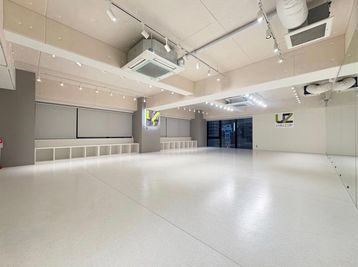 【BUZZ大阪東梅田】ダンスレンタルスタジオ24時間OK BUZZ大阪東梅田9F-Ｎ｜10～22名程度の利用にオススメ☆の室内の写真