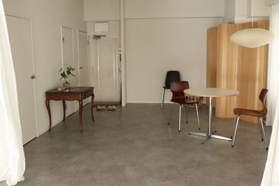 靴を脱いでスリッパに履き替えてください - OLUE STUDIO OLUE  STUDIOの入口の写真