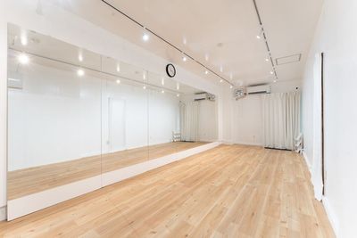 ダンススタジオMOMONGA 少人数レッスンに最適なレンタルダンススタジオの室内の写真