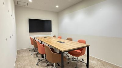 【梅田・西梅田直結】ゆったり８名用個室！大型モニター完備◎チーム会議・グループワーク・商談に最適♪ - ドットミーティング 堂島貸会議室
