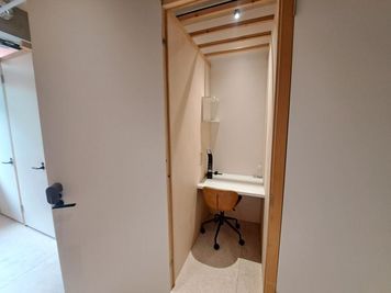 GARAGE MACHIDA 南大谷店 町田フリードリンク付レンタル個室/駐車場無料の室内の写真
