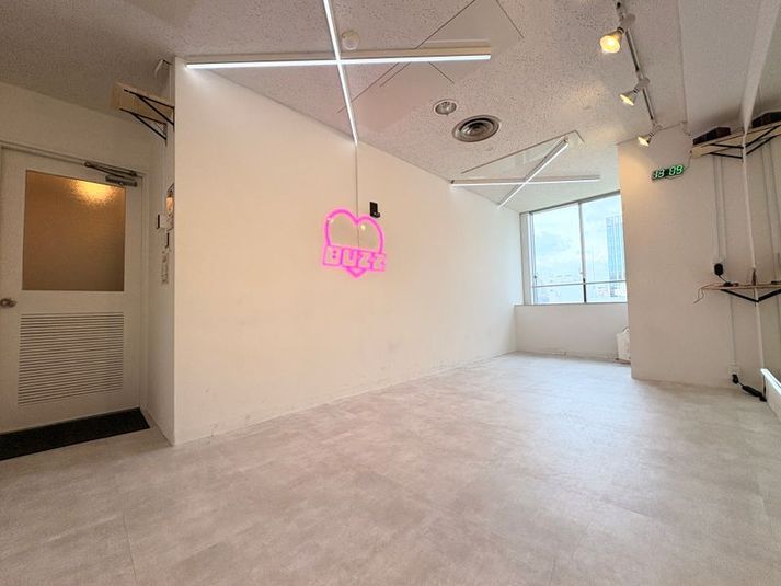 BUZZ名古屋本店6st｜白基調のシンプル万能スタジオ⭐︎ - 【BUZZ名古屋本店】ダンスレンタルスタジオ 24時間OK