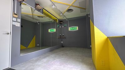 【BUZZ名古屋本店】映えるバイカラー!写真や動画で印象に残ること間違いなし! - 【BUZZ名古屋本店】ダンスレンタルスタジオ 24時間OK