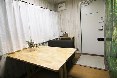 出入口は電子錠。ご利用時間内の出入りは自由です - レセプル福島 大阪・福島駅徒歩10分｜完全個室貸切｜Web面接・テレワークの室内の写真