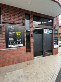 PLACE KOSHIGAYA 越谷駅近｜24時間ダンス・撮影スタジオの入口の写真