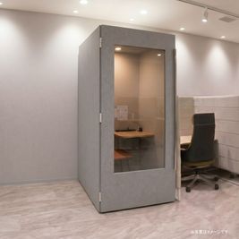 コインスペース阪急伊丹リータ店 1名用個室の室内の写真