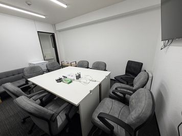 PSJ赤坂店 【赤坂駅3分】10人定員 大型モニター 24h利用可 貸会議室Aの室内の写真