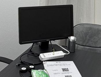 モニター・充電器・コンセント - PSJ赤坂店 【赤坂駅3分】ワークスペース・貸会議室B 24h利用可 5人定員の室内の写真