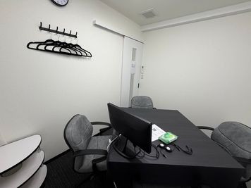PSJ赤坂店 【赤坂駅3分】ワークスペース・貸会議室B 24h利用可 5人定員の室内の写真