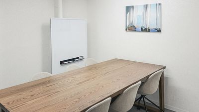 【星ヶ丘駅5分】会議・セミナー・研修・面接・テレワーク・撮影/配信OKの多目的スペース|モニター&ホワイトボード付6名 - いいオフィス星ヶ丘 by クリエイティブガレージ星が丘