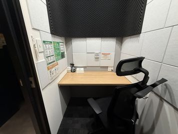 【松山 COMOL 900円/h！ 】鍵付き防音ドア完全個室 209 - COMOL 千舟町 松山