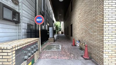 【この先に進むと階段があります】 - TIME SHARING 虎ノ門PFビル B1Fの外観の写真