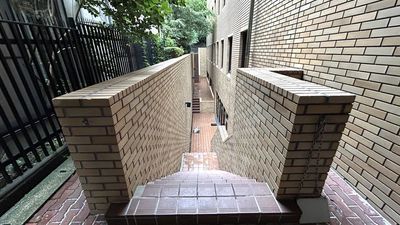 【階段をお降りください】 - TIME SHARING 虎ノ門PFビル B1Fの外観の写真