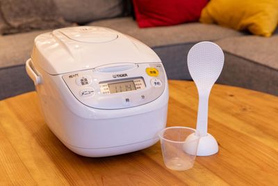 082_fika西新宿 キッチンスペースの室内の写真