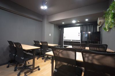 レンタルスタジオPovit久屋大通店 【久屋大通駅1分】貸し会議室｜会議・撮影・ボードゲームの室内の写真