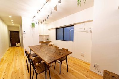 082_fika西新宿 キッチンスペースの室内の写真