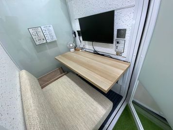 高田馬場駅徒歩1分|鍵付きの防音個室でWeb会議・通話・スピーカー利用OK。仕事や勉強に集中できる、静かで快適なプライベート空間 - 高田馬場 by I・SPACE