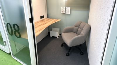 【高田馬場 by I・SPACE】広めのモニターありWeb会議・オンライン商談に最適|集中して仕事ができる快適ワークボックス - 高田馬場 by I・SPACE
