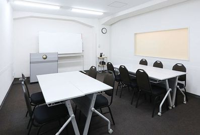 島型　8名着席（4名×2島） - 貸し会議室　アットビジネスセンター渋谷東口駅前 405号室の室内の写真