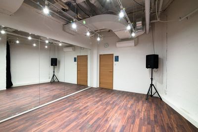 【渋谷駅徒歩1分】C206|5〜6名向け約20㎡|ダンス・ヨガ・ピラティス|ヨガマット・ブロック等無料|日曜19時〜割引中! - Studio Unius(スタジオユニアス)渋谷店