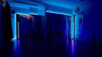 LED完備
気分を上げてダンス！！！ - レンタルスタジオaile(エール)　神戸三宮店　2階南スタジオ 【神戸主要駅徒歩圏内】格安でレッスンができるレンタルスタジオの室内の写真