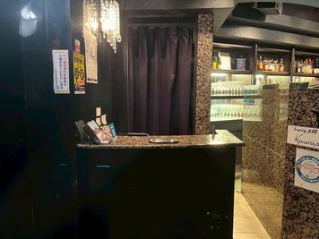 受付として利用できるカウンター設備あり - luxury BAR Kawasaki【難波/心斎橋/日本橋】の室内の写真