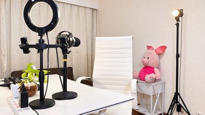 SKMライブ配信スタジオの室内の写真