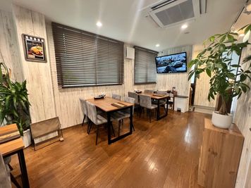 S'EED cafe & restaurant 55インチTV＆高速Wi-Fi完備のレンタルスペースの室内の写真