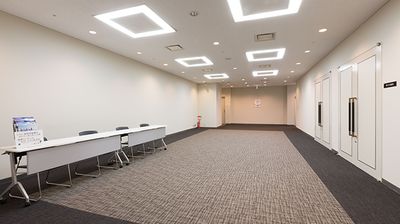 大阪会議室 大阪御堂筋ビル貸し会議室 M5会議室（地下4階）の入口の写真